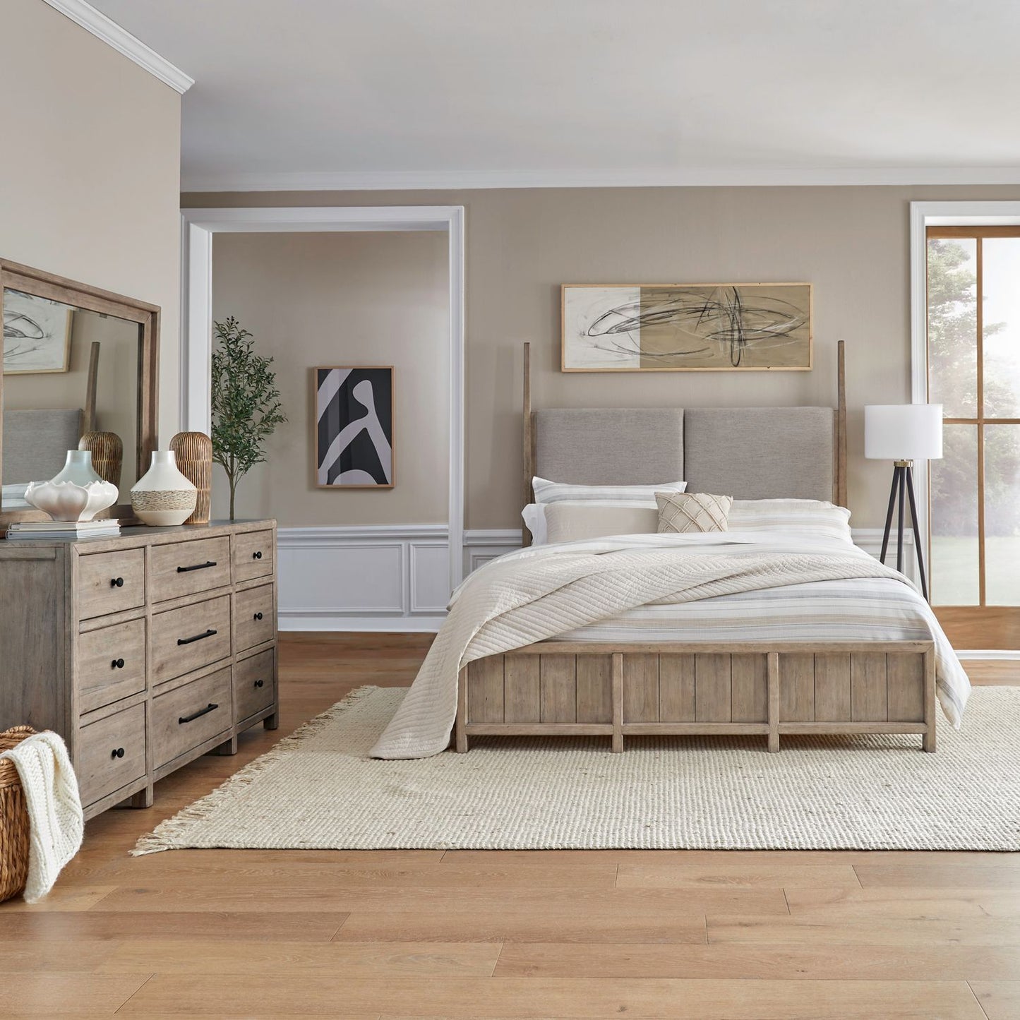 King California Poster Bed, Dresser & Mirror