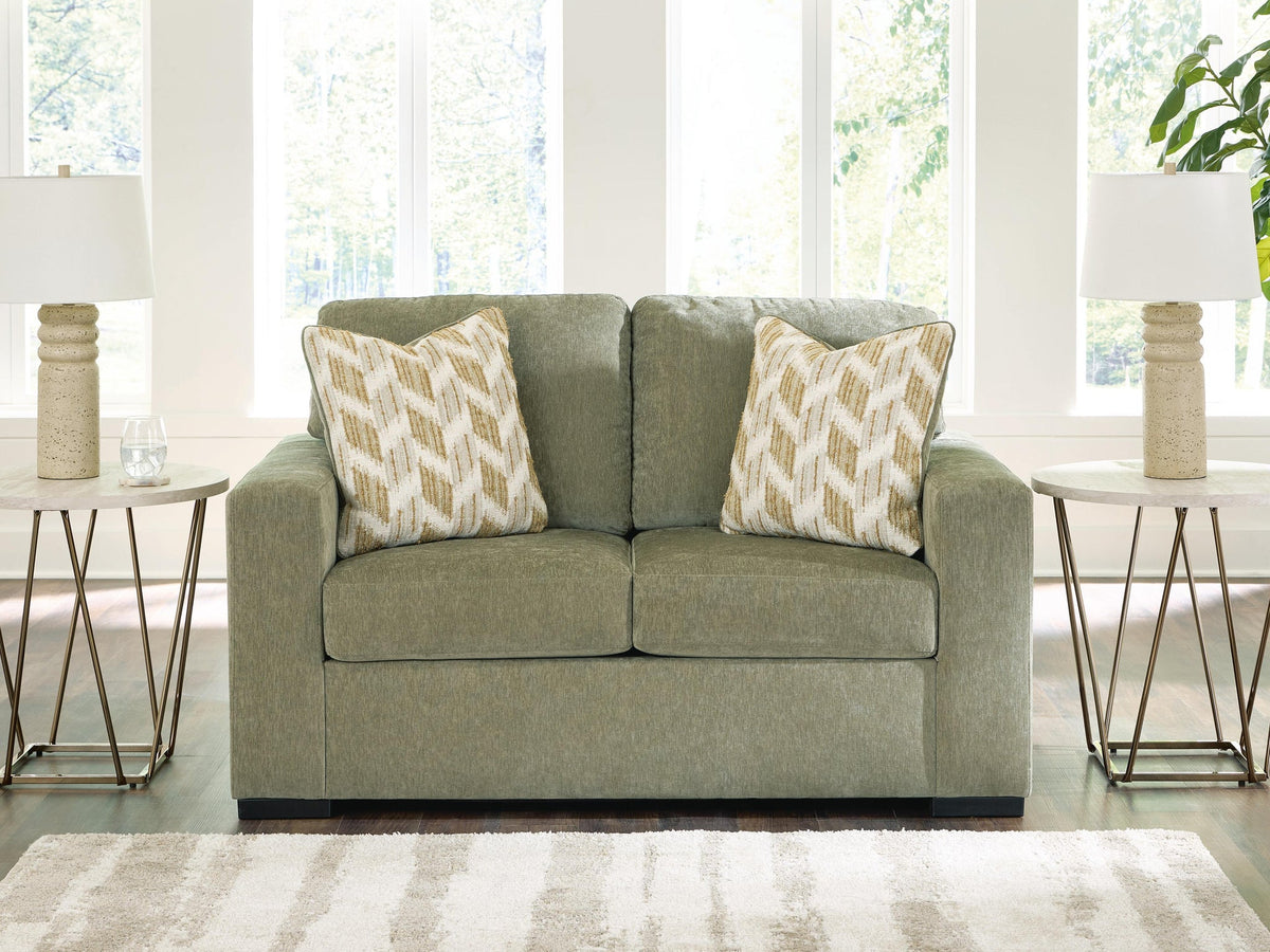 Bridgepoint Loveseat