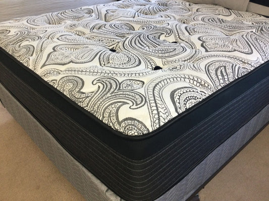 American Handcrafted Bedding   Hartford Plush